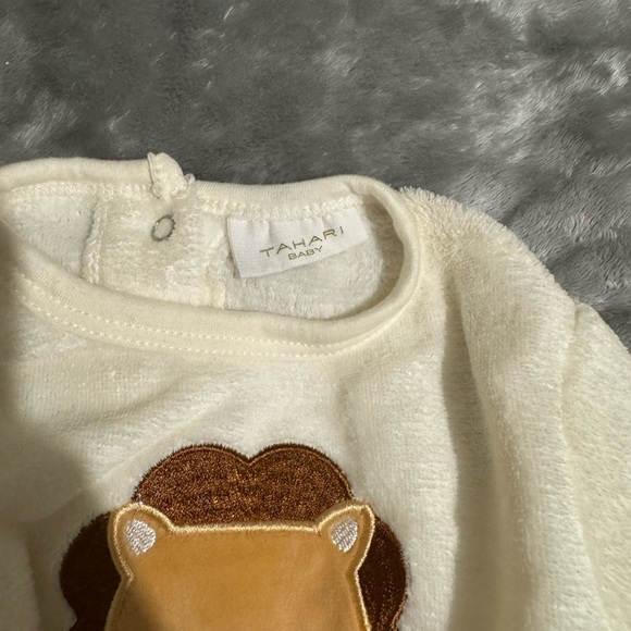 Cozy Cream Baby Footie with Lion Appliqué - Picture 2 of 4